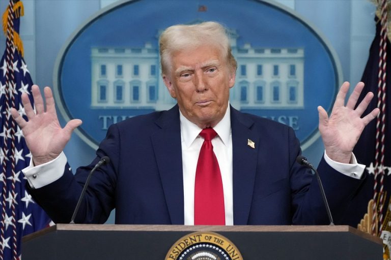 Кина не остана должна на Трамп: Ги зголеми царините за американска роба на 125 отсто