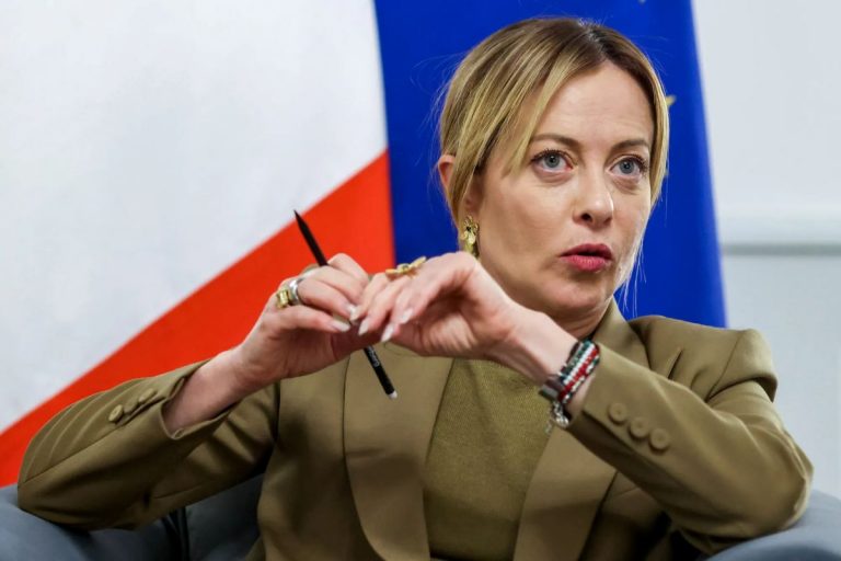 МЕЛОНИ БОМБА ПРОТИВ ЕУ: „ЦАРИНИТЕ СО САД СЕ ГОЛЕМА ГРЕШКА! САКАМЕ ЦЕЛОСНА СЛОБОДНА ТРГОВИЈА СО АМЕРИКА СЕГА!“